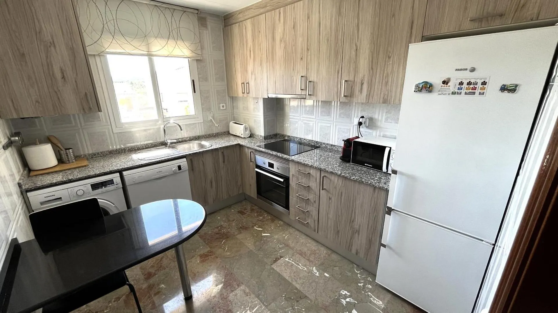 Babu Home Bcn - Welcoming, Peaceful, 20 Min Airport Drive, Easy Street Parking, 70M2 Santa Coloma De Cervello