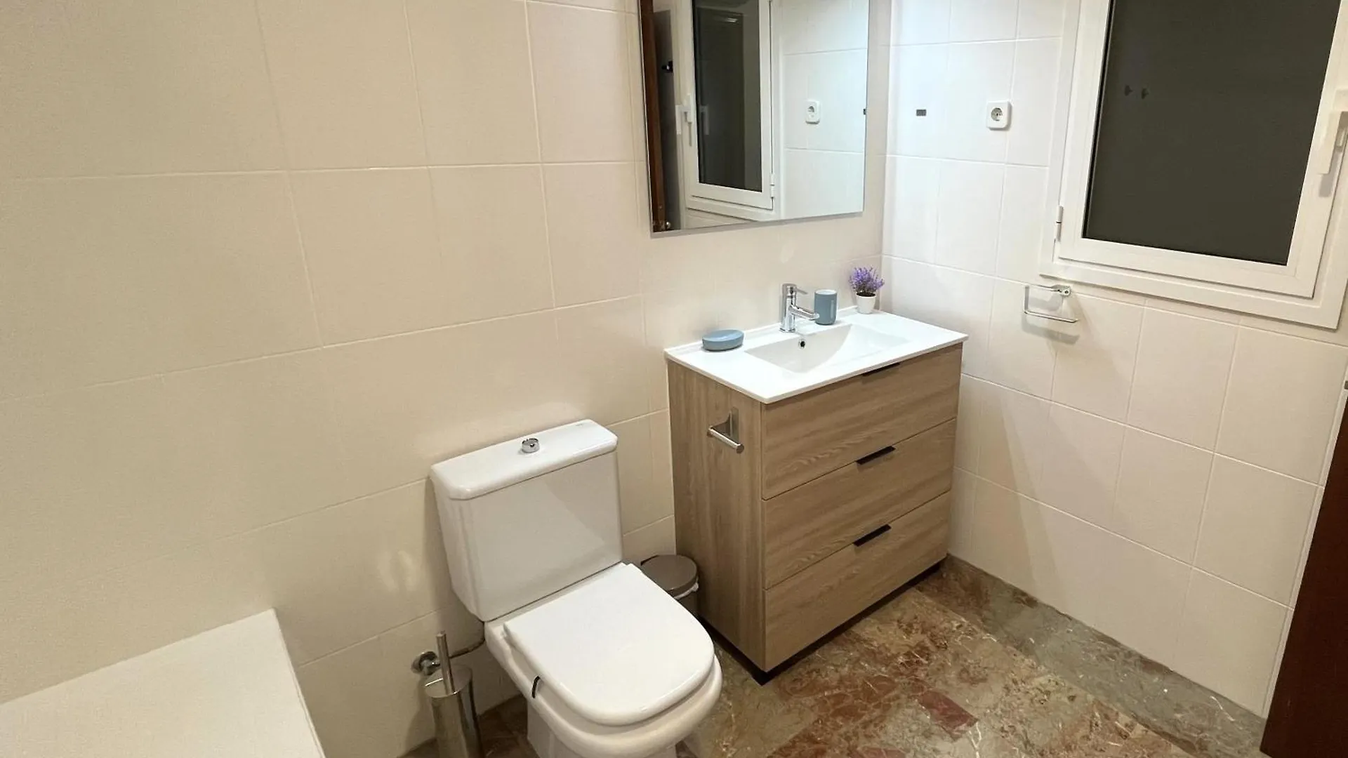 Apartamento Babu Home Bcn - Welcoming, Peaceful, 20 Min Airport Drive, Easy Street Parking, 70M2 Santa Coloma De Cervello